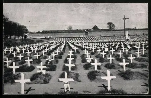 AK Terezín, Malá pevnost, Národní hrbitov