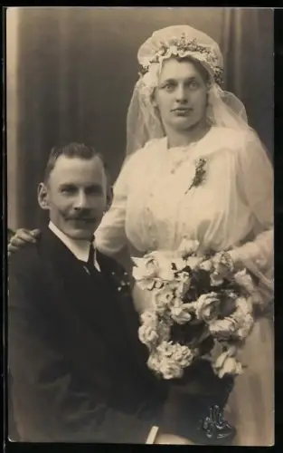 Foto-AK Lene und Ludwig Obermaier in Hochzeitskleidung