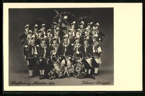 AK Schäfflertanz München 1949, Fahnen-Gruppe, Volkstanz