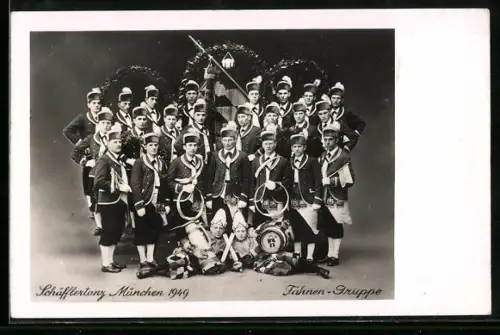 AK Schäfflertanz München 1949, Fahnen-Gruppe, Volkstanz