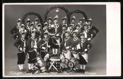 AK München, Schäfflertanz, Reifschwung-Gruppe