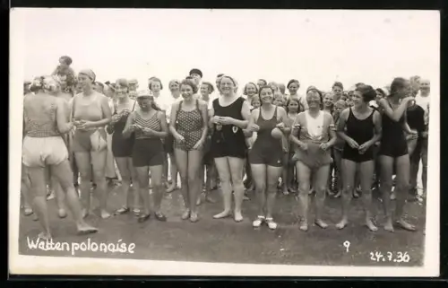 AK Frauen im Badeanzug bei der Wattenpolonaise
