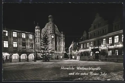 AK Memmingen /Allgäu, Marktplatz bei Nacht mit Weihnachtsbaum