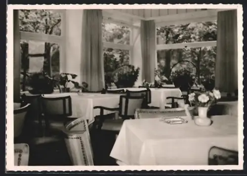 AK Essen / Ruhr, Gasthaus Heimliche Liebe, Blick aus der Gaststätte in den Garten