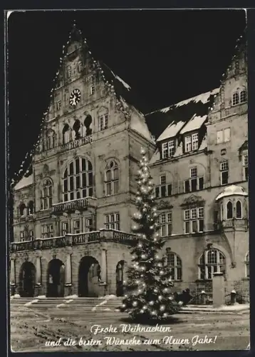 AK Bielefeld, Rathaus, Weihnachtsbaum bei Nacht