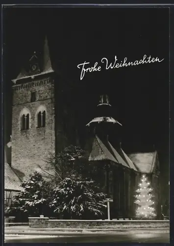 AK Hameln /Weser, Münsterkirche im Winter mit Weihnachtsbaum
