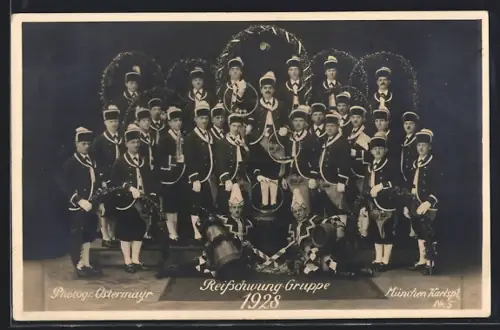 AK München, Reifschwung-Gruppe, Schäfflertanz 1928