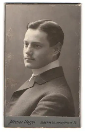 Fotografie Atelier Kegel, Elberfeld, Herzogstrasse 32, Porträt von Rudolf Norbisrath