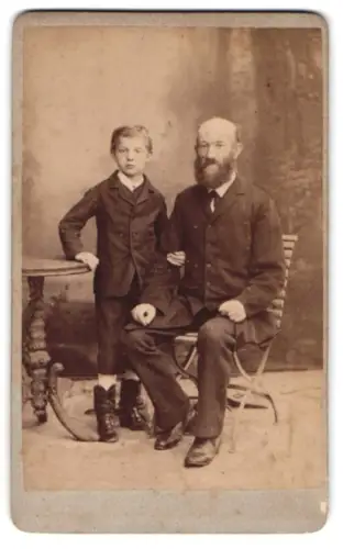 Fotografie O. Loewenthal, Berlin, Karl-Strasse 26, Gabbe mit seinem Sohn Fritz