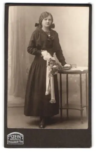 Fotografie Atelier Stein, Berlin, Chausseestrasse 70/71, Wanda Fischer, geb. Handtke, Halbschwester von Gustav Jehser