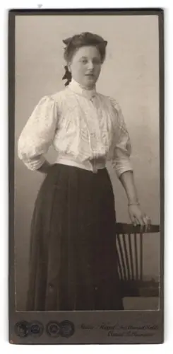 Fotografie Atelier Kegel, Cassel, Grosse Rosenstrasse 51, Porträt von Frau Hanna Schnaid