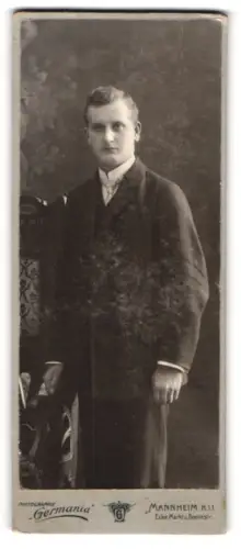 Fotografie Germania, Mannheim, Ecke Markt- und Breitestrasse, Porträt von Herrn Emil Eugen Wehrle