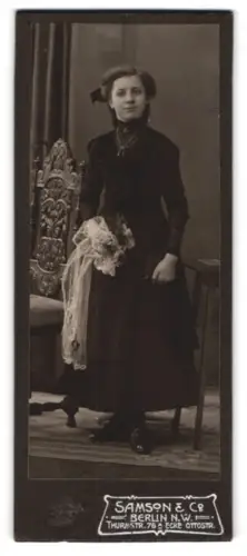 Fotografie Samson & Co., Berlin, Turmstrasse 76, Porträt von Frau Hedwig Jehser