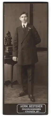 Fotografie Herm. Besteher, Friedrichshagen, Kirchstrasse 26, Porträt von Herrn Paul Triebsch