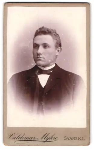 Fotografie Valdemar Myhre, Svaneke, Porträt eines jungen Mannes