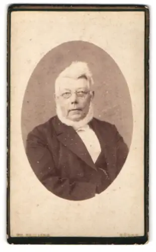 Fotografie Th. Spelling, Rönne, Lille Torv, Porträt eines älteren Herrn