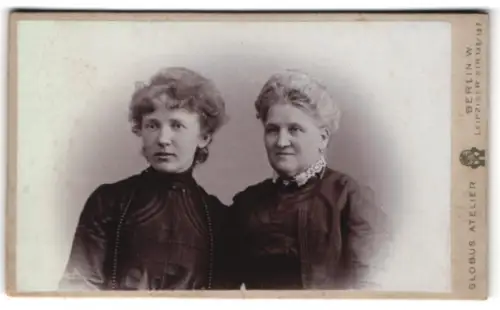 Fotografie Globus Atelier, Berlin, Leipziger Strasse 132/137, Damen Jente und Käthe Müller im Porträt