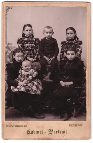 Fotografie Otto Grieser, Beeskow, Gruppenbild von sechs Kindern