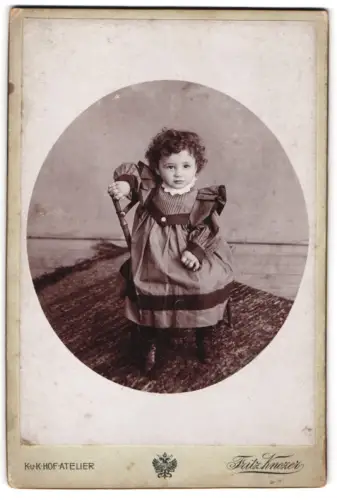 Fotografie Fritz Knozer, Wien, Taborstrasse 11, Porträt eines kleinen Kindes