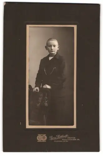 Fotografie Georg Gotthardt, Höxter, Wallpromenade 26, Junge im Anzug