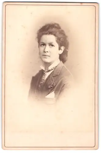 Fotografie Maler Buchner, Stuttgart, Kabinettporträt einer Person