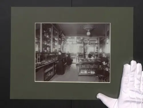 Fotografie Ansicht Wien, K. K. Hof Liferant Charles Cabos, Kärntnerstrasse 37, Geschäftsansicht, Bäckerei, 40 x 30cm