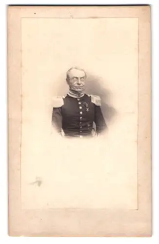 Fotografie Garde-Offizier in Uniform mit Zähringer Löwen Orden