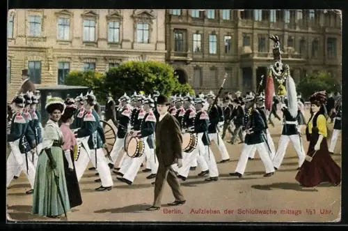 AK Berlin, Aufziehen der Schlosswache zur Mittagszeit