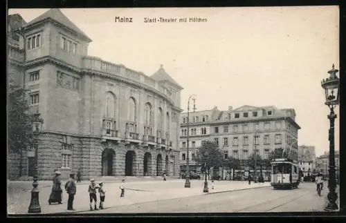 AK Mainz, Partie am Stadt-Theater mit Höfchen und Strassenbahn