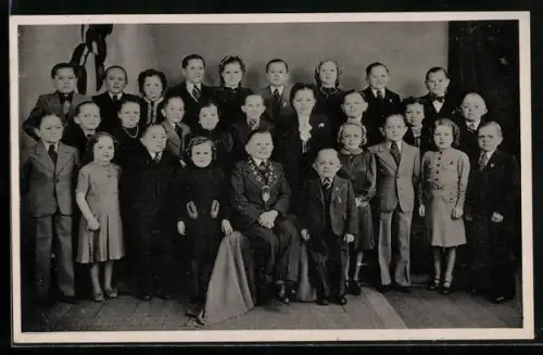 AK Schäfers Märchenstadt Liliput, Berlin - Gruppenfoto der Liliputaner