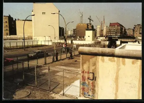 AK Berlin, Friedrichstrasse, Grenze am Checkpoint Cahrlie