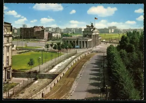 AK Berlin, Brandenburger Tor nach dem 13. August 1961, Mauerstreifen
