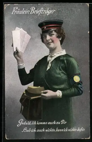 AK Fräulein Briefträger in grüner Uniform