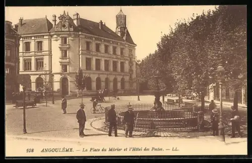 AK Angoulême, La Place du Mûrier et l`Hôtel des Postes