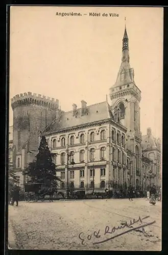 AK Angoulême, Hôtel de Ville et sa tour imposante