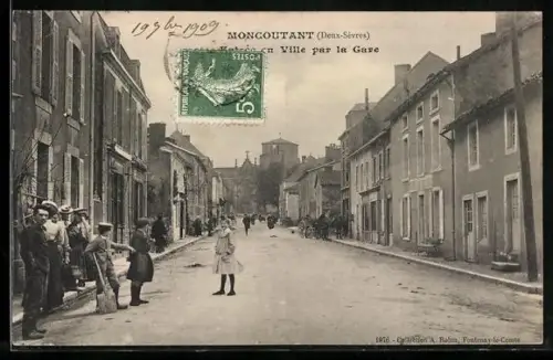 AK Moncoutant /Deux-Sèvres, Entrée en Ville par la Gare