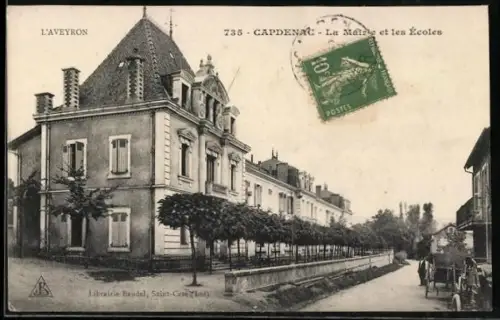 AK Capdenac /Aveyron, La Mairie et les Écoles