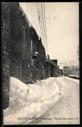 AK La Cavalerie /Aveyron, Route des remparts enneigée