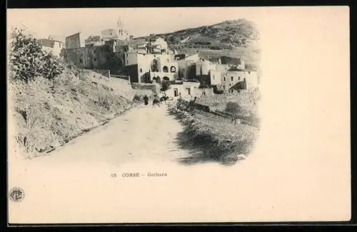 AK Corbara /Corse, Vue du village avec route et collines environnantes
