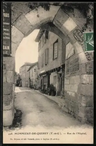 AK Monpezat-de-Querey, Rue de l`Hôpital sous l`arche de pierre