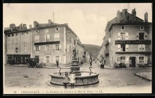 AK Yssingeaux, La Fontaine du Foiral et la Rue de Tence