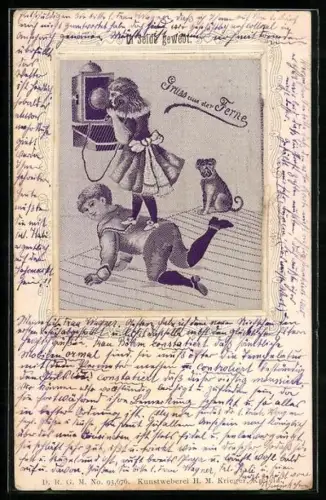 Seiden-AK Zwei Kinder an einem Telefon mit Hund