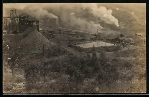 Foto-AK Inverell, Teilansicht der Bergbauanlagen mit Umgebung