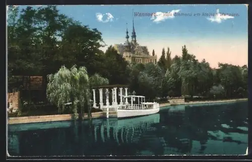 AK Berlin-Wannsee, Villa Siemens am kleinen Wannsee, Bootsanleger