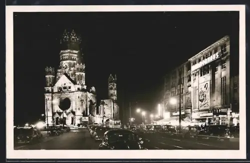 AK Berlin-Charlottenburg, Kaiser-Wilhelm-Gedächtniskirche, Marmorhaus bei Nacht