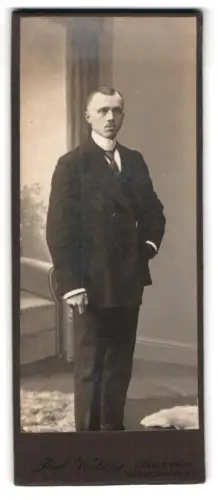 Fotografie Paul Vorberg, Oschersleben, Halberstädterstr. 2, Eleganter Herr im Anzug