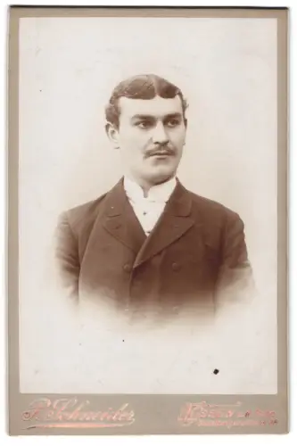 Fotografie P. Schneider, Essen, Kettwigerstrasse 38, Porträt von Herrn Max Wittig