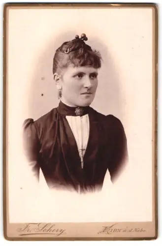 Fotografie Fr. Schery, Kirn a.d. Nahe, Portrait einer Frau