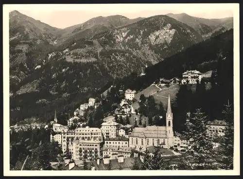 Fotografie unbekannter Fotograf, Ansicht Bad Gastein, Blick auf den Ort mit Bergpanorama