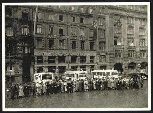 Fotografie St. Rosenbauer, Frankfurt, Ansicht Frankfurt am Main, Büssing Bus Ausfahrt der Städt. Reklame GmbH 